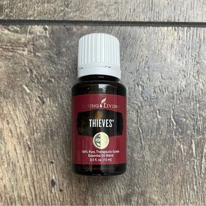 Thieves Essential Oil Blend